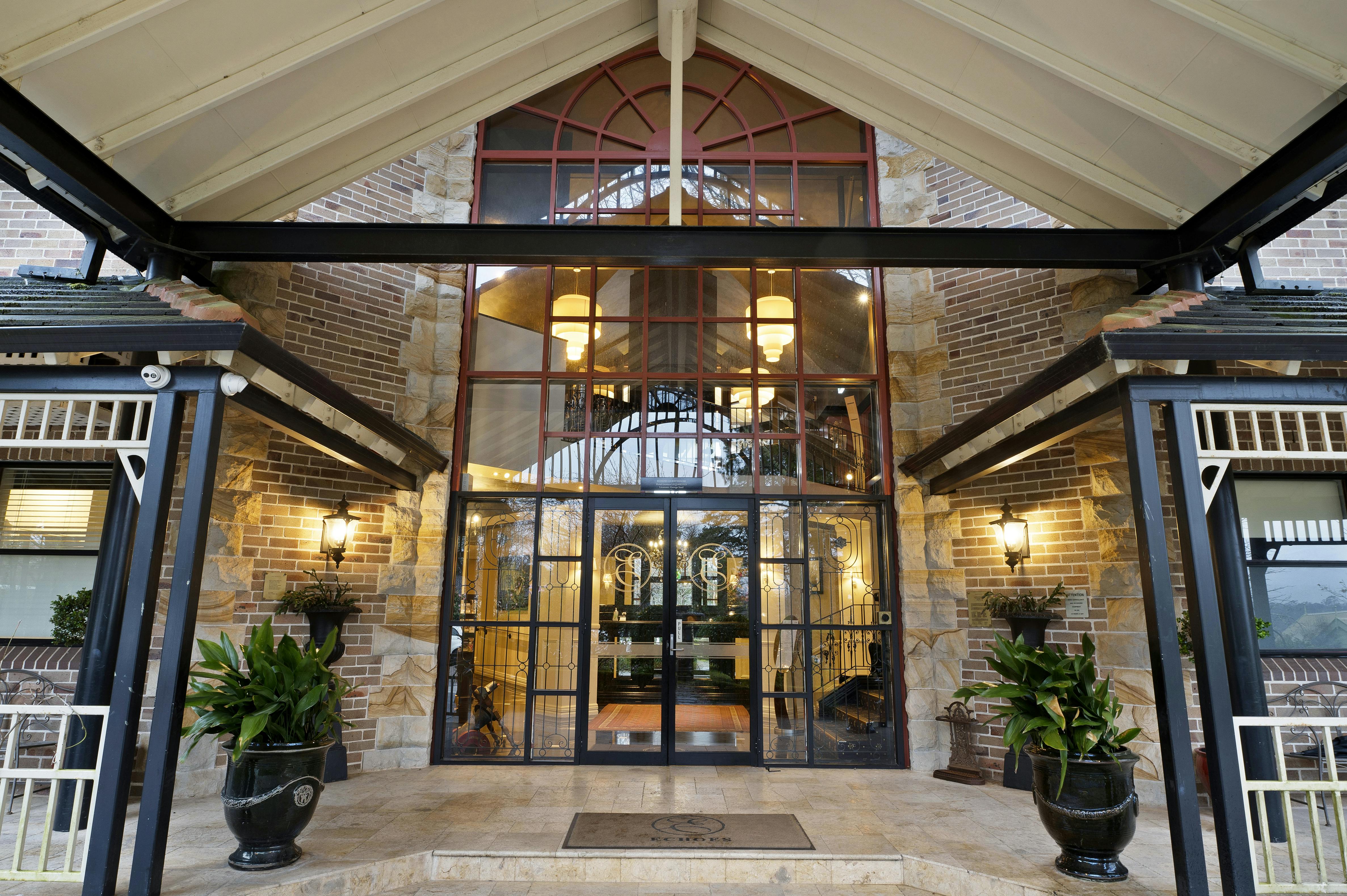 Hotel Entry - Best Hotels In Katoomba